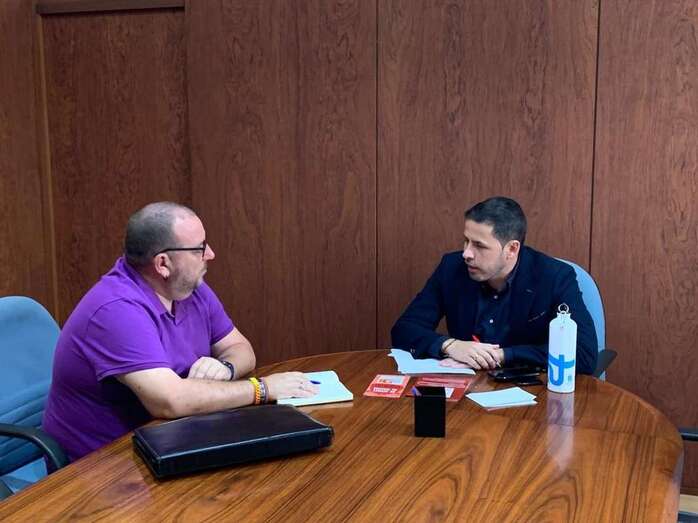 Ignacio Pérez (i) y Héctor Suárez (d), este martes en el Ayuntamiento de Telde (Foto TA)